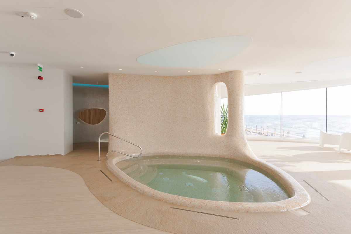 https://nbc.siteuri.pro/wp-content/uploads/2020/10/NBC-Arhitect-_-Zenith_Spa-_-Mamaia_Romania-_-seaside_spa-_-interior_design_35.jpg