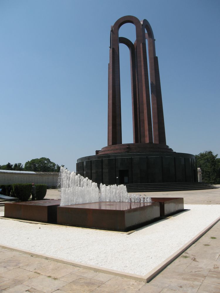 https://nbc.siteuri.pro/wp-content/uploads/2020/10/NBC-Arhitect-_-contests-_-Memorial-of-Nation-Heroes-_-Carol-Park-_-Bucharest-Romania_9.jpg
