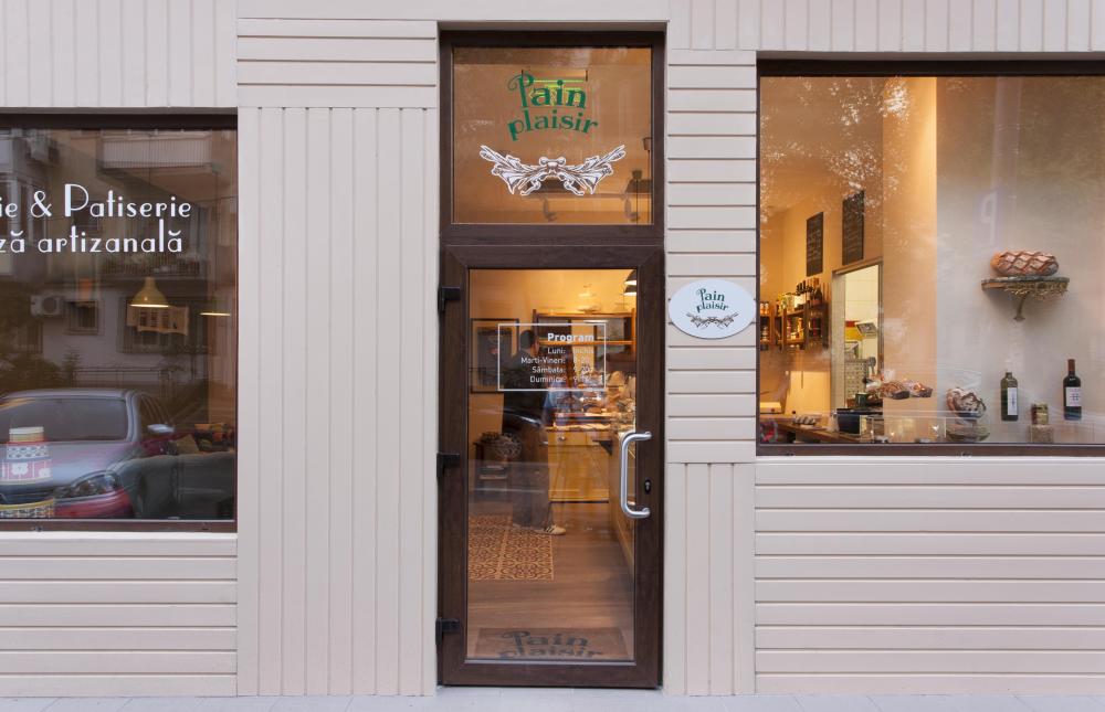 https://nbc.siteuri.pro/wp-content/uploads/2020/11/NBC-Arhitect-_-interior-design-_-Pain-Plaisir-Bakery-_-Romania_8.jpg