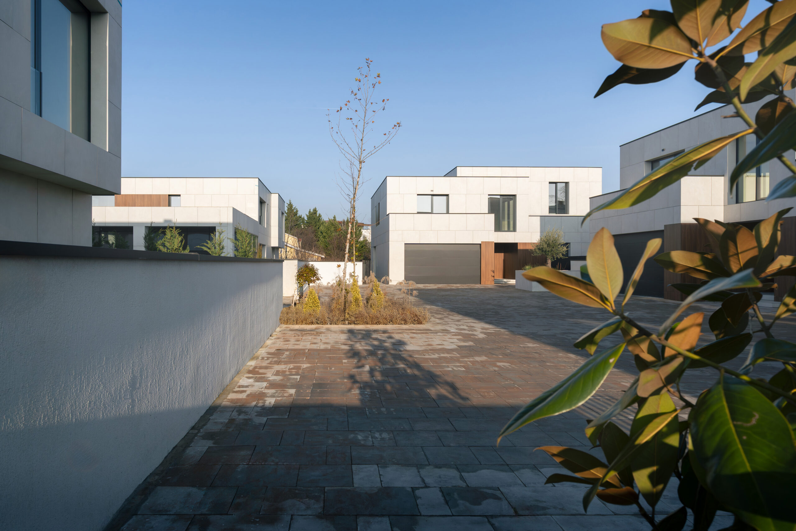 https://nbc.siteuri.pro/wp-content/uploads/2021/02/17-la-quintas-villas-scaled.jpg